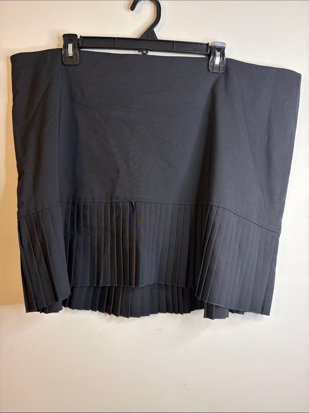 Torrid Black Pleated Drop Waist Mini Skirt Plus Size 20 NWT #411